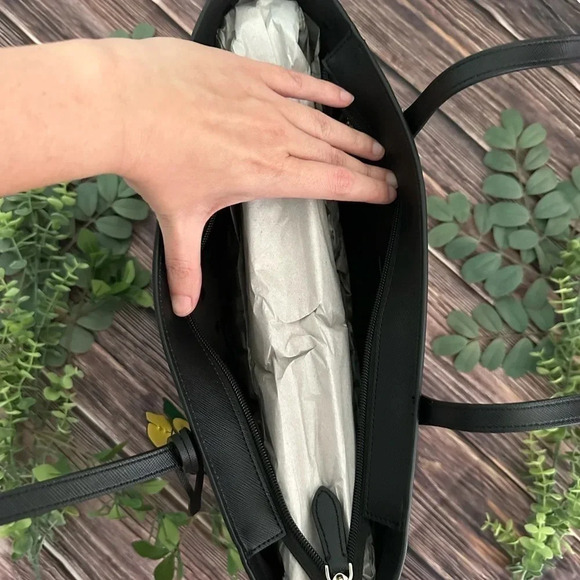 Kate Spade Tote Bag - Picture 4 of 8